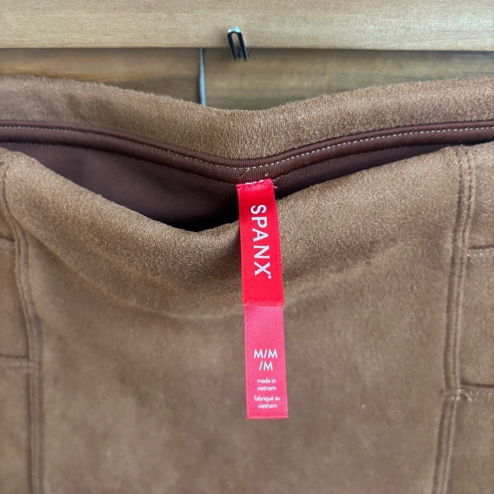 SPANX High Waist Faux Suede Leggings, Size M - Picture 6 of 9